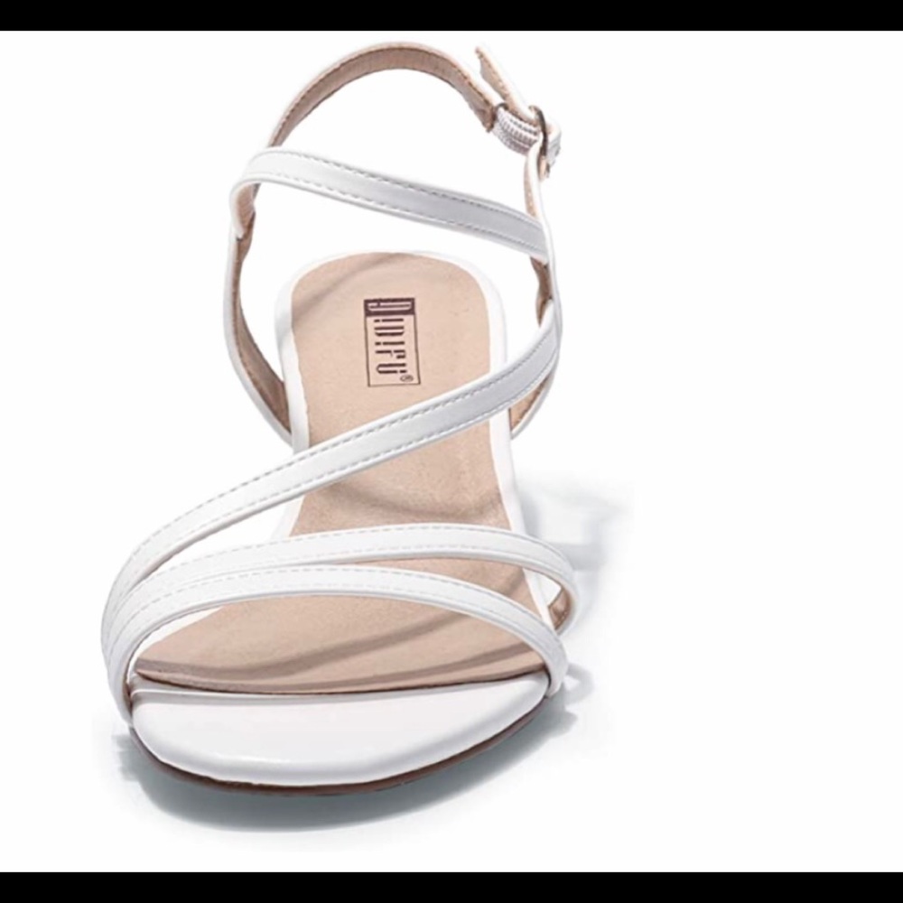 ☀️ SUMMER SALE ☀️ New In Box! White Sandals Size 8  2”Heel!